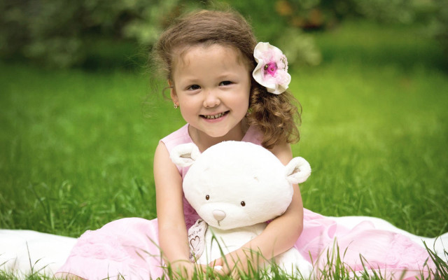 Little girl pink dress teddy free wallpaper for desktop - medium preview image