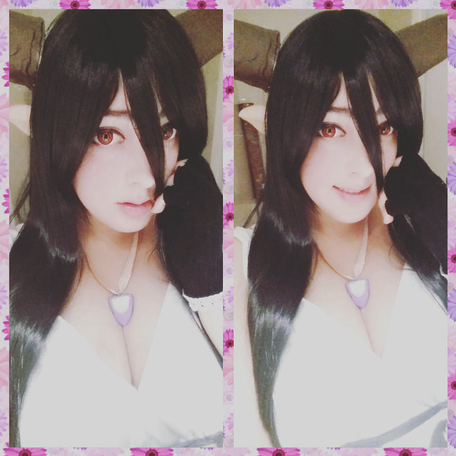 Woman long black hair necklace #2 free wallpaper for tablet - medium preview image