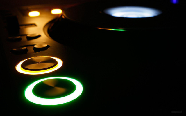 Dj turntable closeup dark room free wallpaper for desktop - medium preview image