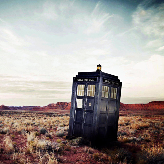 Black phone booth desert sky free wallpaper for tablet - medium preview image