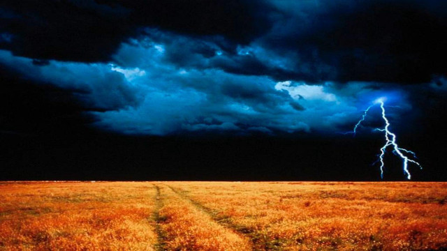 Field path lightning sky grass free wallpaper for desktop - medium preview image