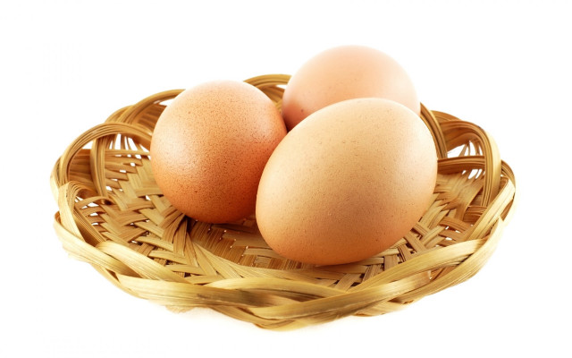 Three eggs basket white background free wallpaper for desktop - medium preview image