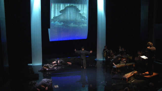 Group people stage screen tree free wallpaper for desktop - medium preview image