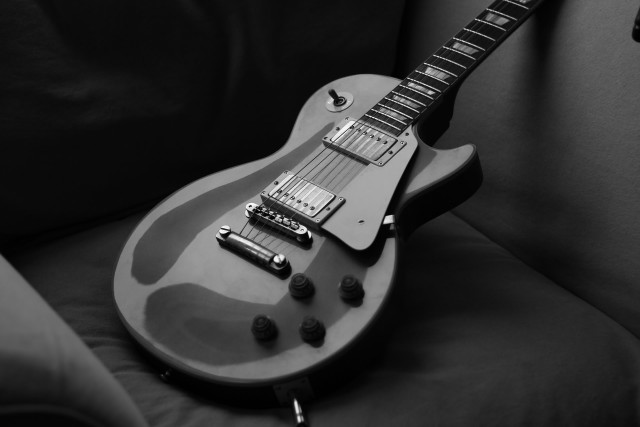 Guitar couch room black white free wallpaper for desktop - medium preview image