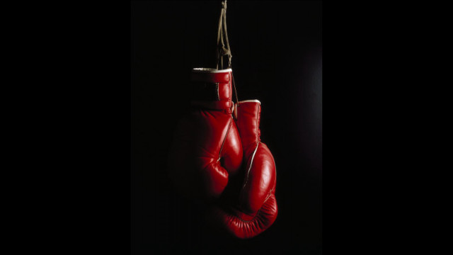Red boxing gloves hanging rope free wallpaper for desktop - medium preview image
