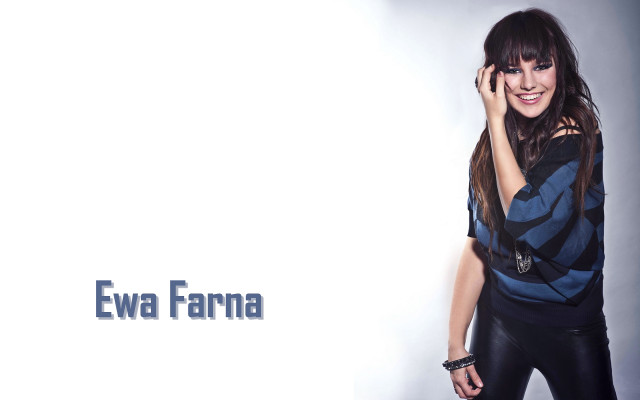 Woman black blue shirt pose free wallpaper for desktop - medium preview image