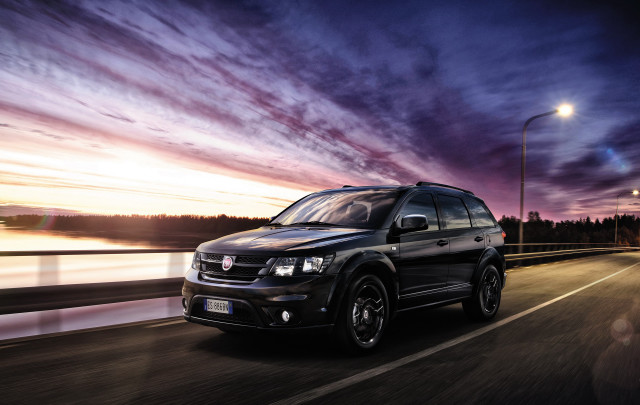 Black suv night road sky free wallpaper for desktop - medium preview image