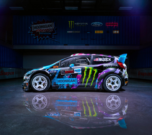 Car painted garage blue wall free wallpaper for tablet - medium preview image