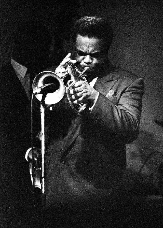 Man suit trumpet microphone stand free wallpaper for mobile - medium preview image