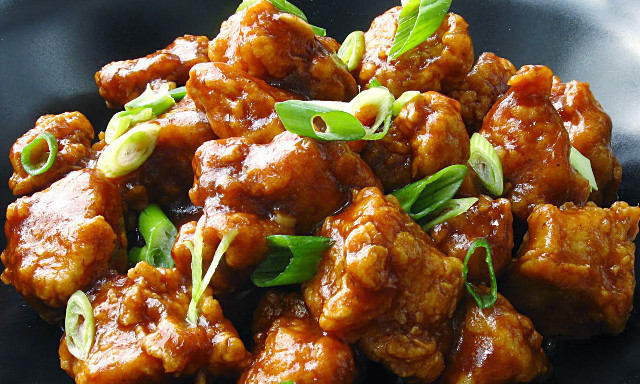 Black plate meat vegetables sauce free wallpaper for desktop - medium preview image