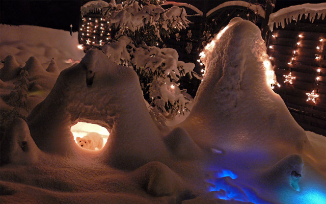 Snow covered lit tree building free wallpaper for desktop - medium preview image