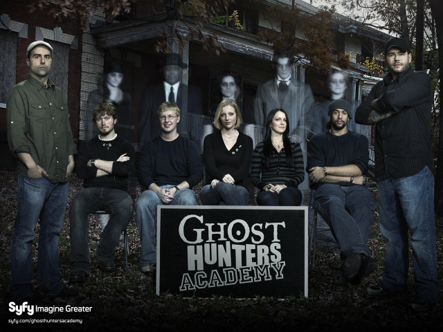 Group bench ghost house sign free wallpaper for desktop - medium preview image