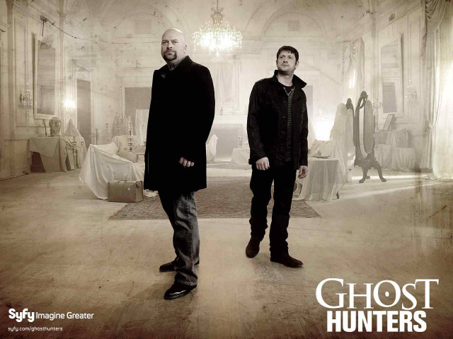 Two men ghost hunters sign free wallpaper for desktop - medium preview image
