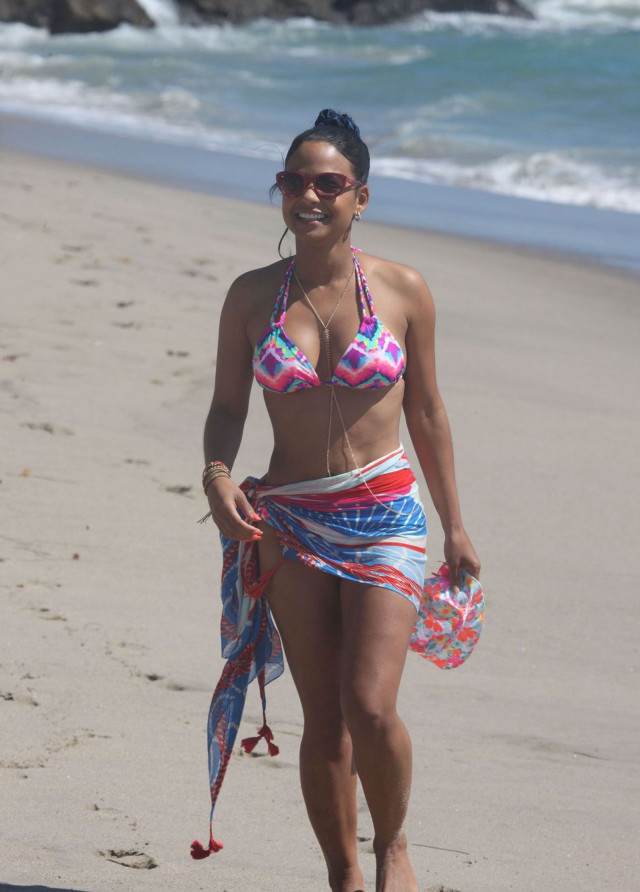 Woman bikini beach towel hat free wallpaper for mobile - medium preview image