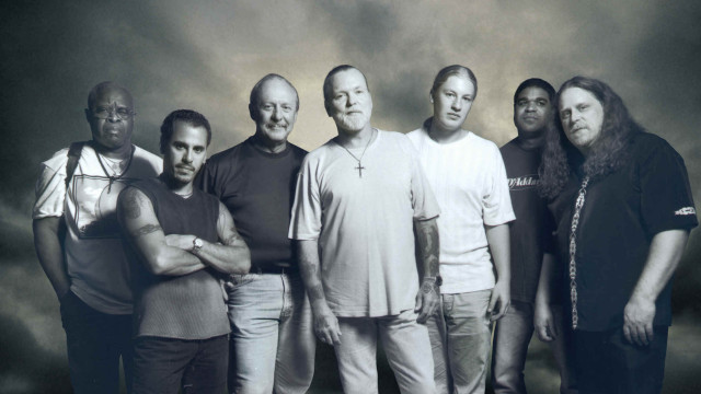 Men group cloudy sky cross #2 free wallpaper for desktop - medium preview image