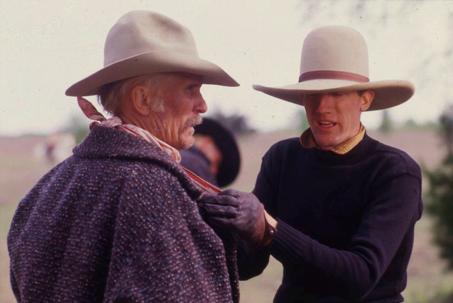 Man woman hats scarves talking free wallpaper for desktop - medium preview image