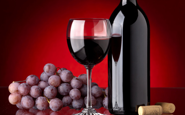 Glass wine bottle grapes table free wallpaper for desktop - medium preview image