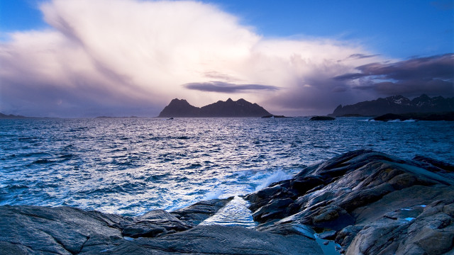 Large body of water mountain #2 free wallpaper for desktop - medium preview image