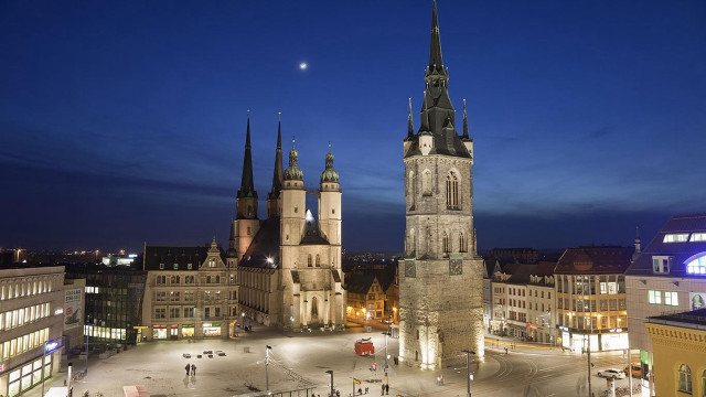 City tall buildings clock tower #9 free wallpaper for desktop - medium preview image