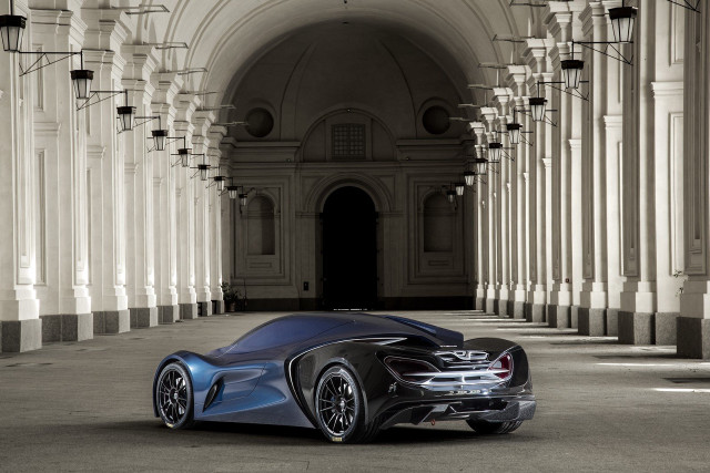 Car parked building columns arches free wallpaper for desktop - medium preview image