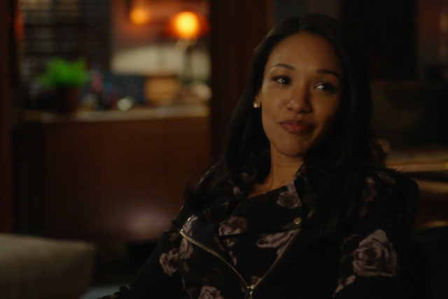 Woman black white floral shirt free wallpaper for desktop - medium preview image