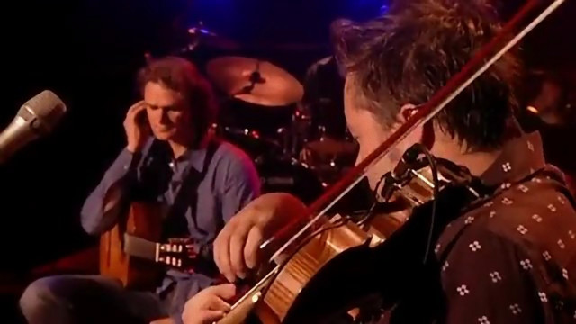 Man playing guitar man singing free wallpaper for desktop - medium preview image