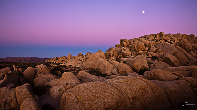 Full moon rocky desert purple free wallpaper for desktop - medium preview image