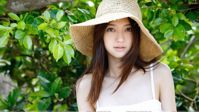 Woman hat tree leaves looking free wallpaper for desktop - medium preview image