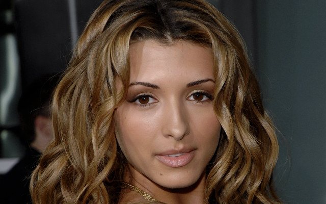 Woman long hair necklace image free wallpaper for desktop - medium preview image