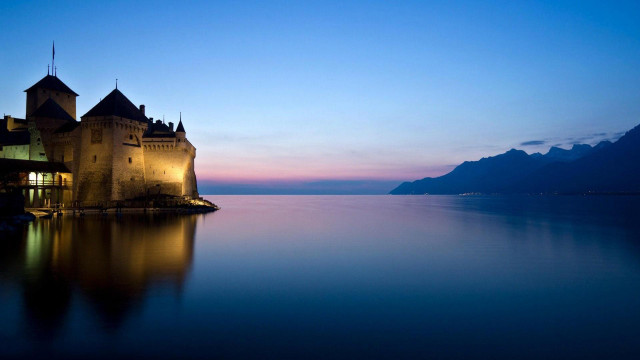 Castle lake mountains nighttime light free wallpaper for desktop - medium preview image