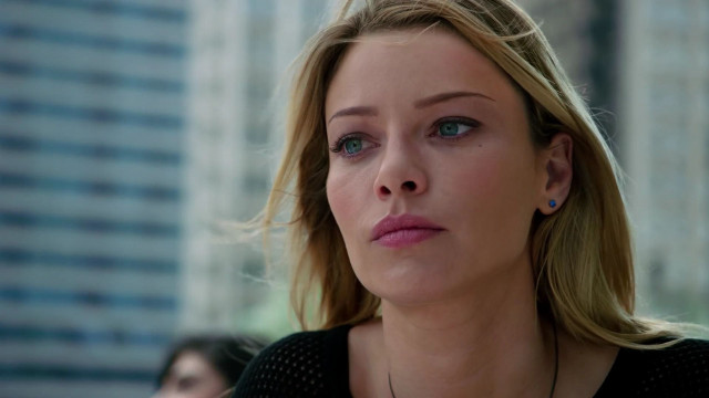 Woman blue eyes distant view free wallpaper for desktop - medium preview image