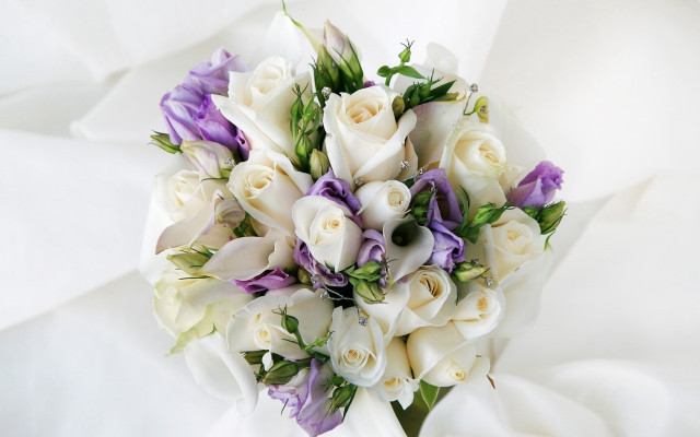 Bouquet white purple flowers cloth free wallpaper for desktop - medium preview image