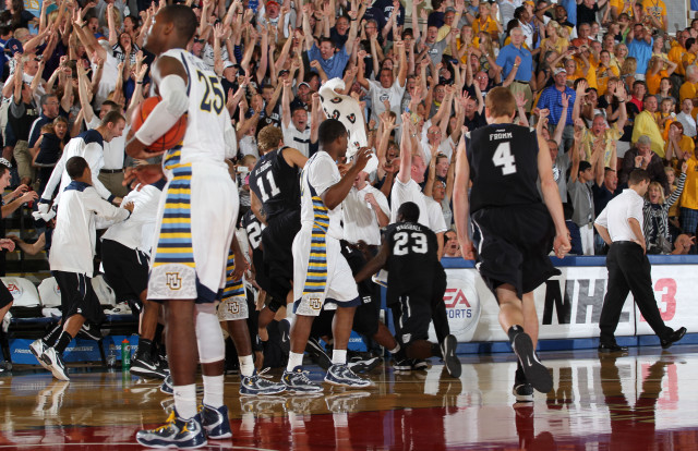 Basketball game court fans men free wallpaper for desktop - medium preview image