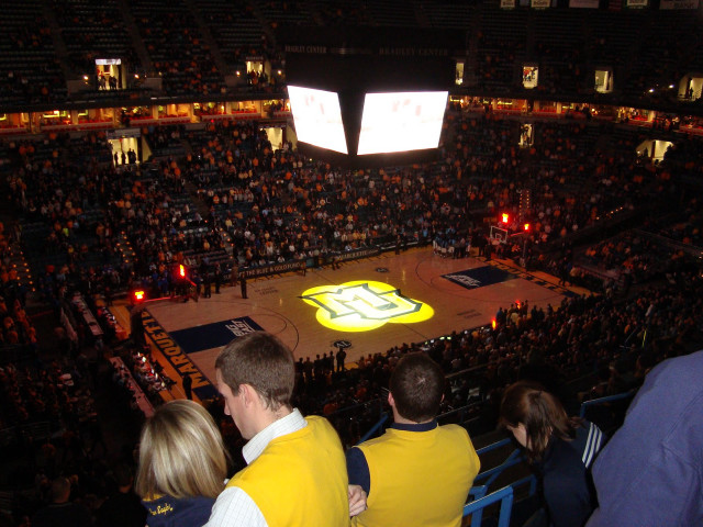 Basketball court yellow ball people free wallpaper for desktop - medium preview image