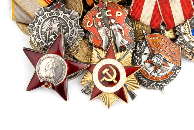 Medals white background red star free wallpaper for desktop - medium preview image