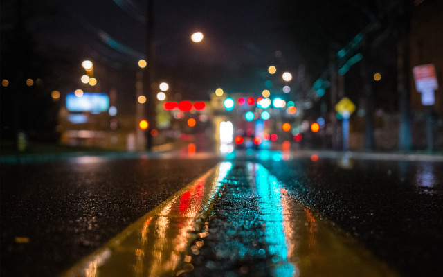 Wet street traffic lights night #5 free wallpaper for desktop - medium preview image