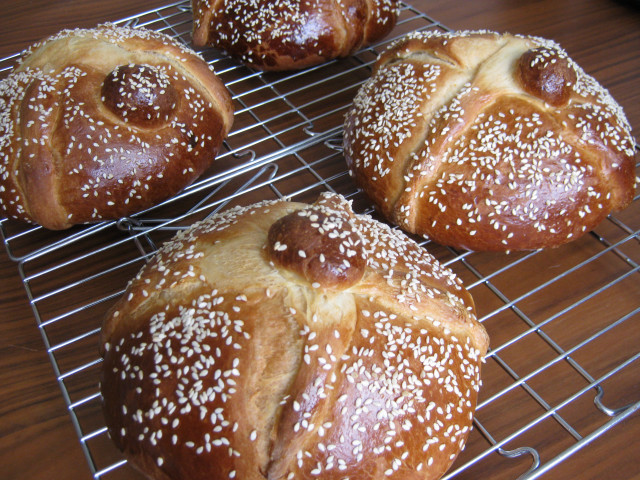 Four loaves bread cooling rack free wallpaper for desktop - medium preview image