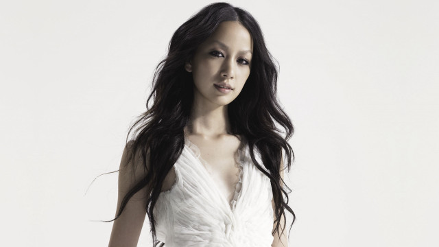 Woman white dress posing hands #11 free wallpaper for desktop - medium preview image