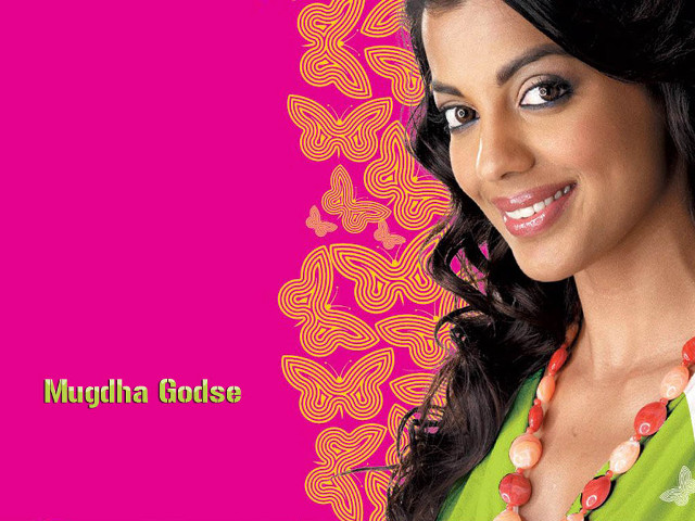 Woman necklace pink background design free wallpaper for desktop - medium preview image