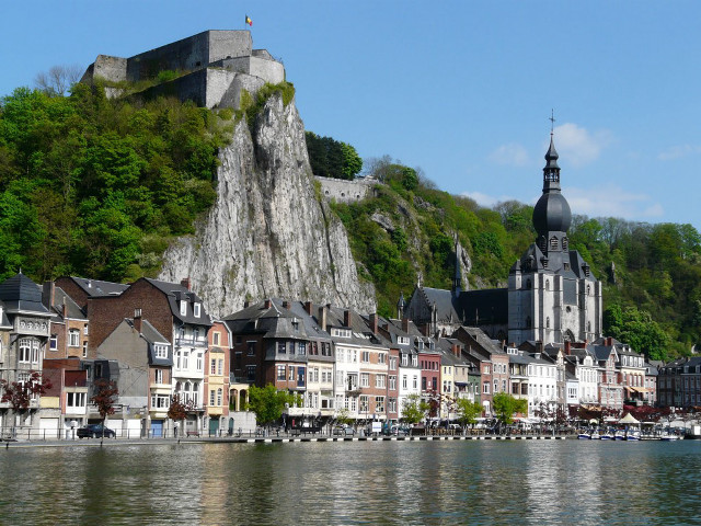 City castle hill water scenery free wallpaper for desktop - medium preview image