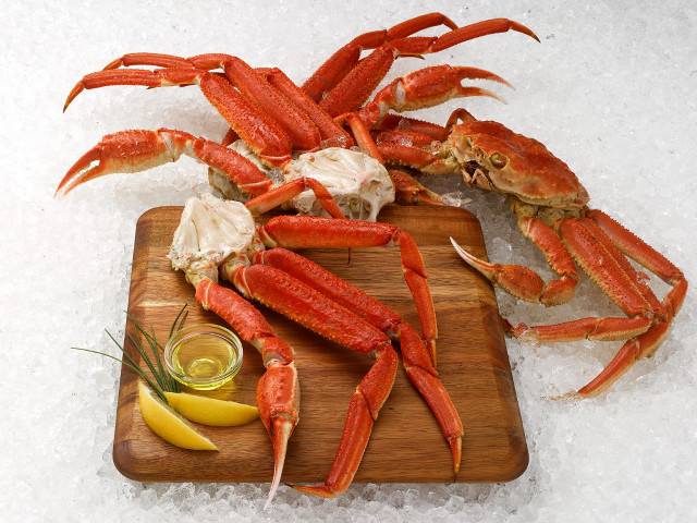 Wooden cutting board crab legs free wallpaper for desktop - medium preview image