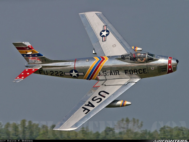 Silver airplane red contrast flying free wallpaper for desktop - medium preview image