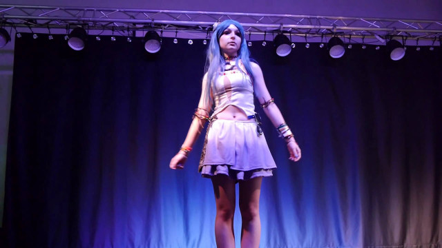 Woman short dress stage microphone free wallpaper for desktop - medium preview image