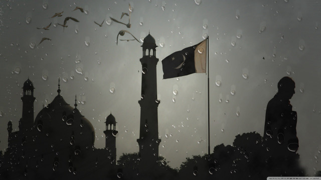 Flag clocktower rain citylights underwater free wallpaper for desktop - medium preview image