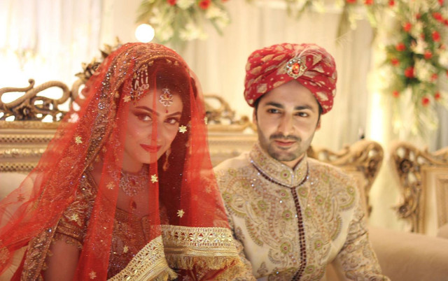 Man woman indian garb couch free wallpaper for desktop - medium preview image