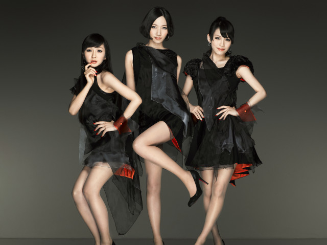 Three asian women black dresses free wallpaper for desktop - medium preview image