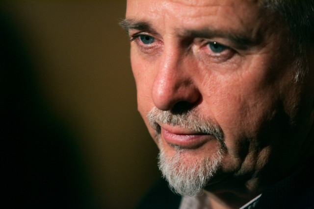 Bearded man serious portrait old free wallpaper for desktop - medium preview image