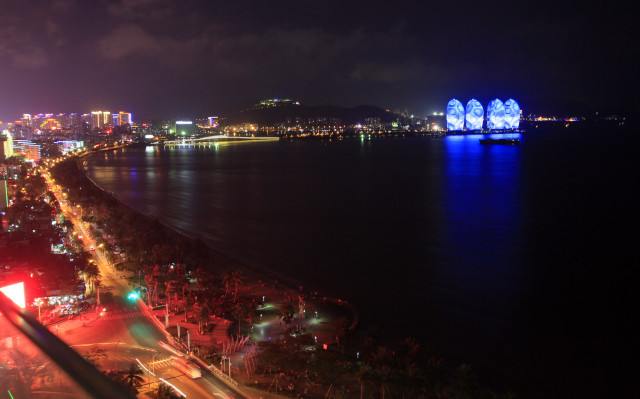 City night ocean ferris wheel free wallpaper for desktop - medium preview image