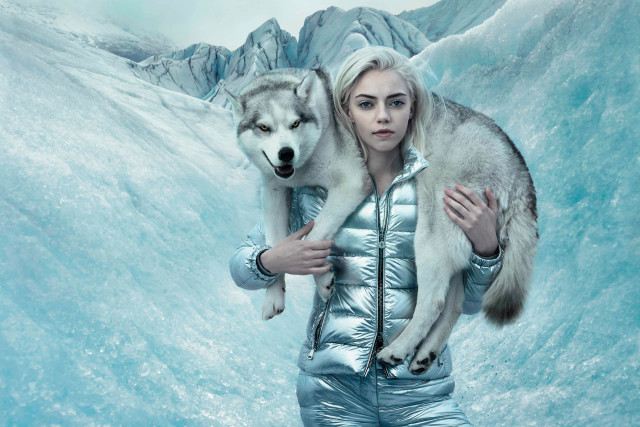 Woman silver outfit wolf shoulders free wallpaper for desktop - medium preview image