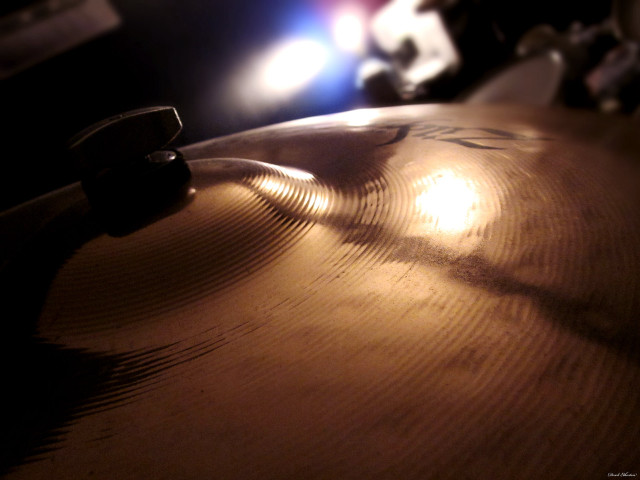 Close up cylinder light person free wallpaper for desktop - medium preview image